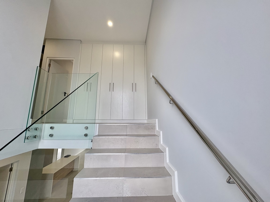 4 Bedroom Property for Sale in Sandown Western Cape